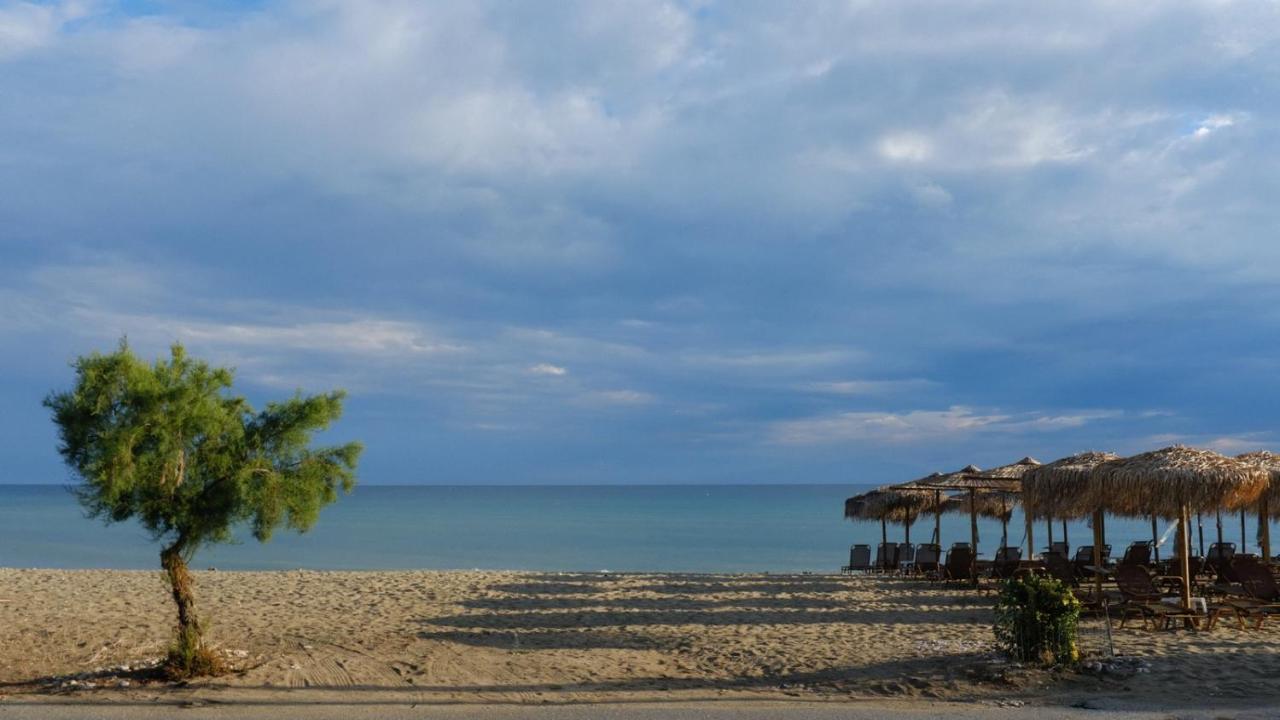 Beach Front Vintage Villa Kalliktratis Nea Kallikrateia Екстер'єр фото