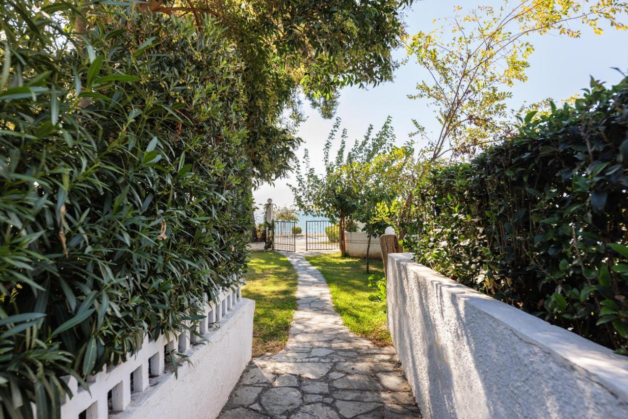 Beach Front Vintage Villa Kalliktratis Nea Kallikrateia Екстер'єр фото