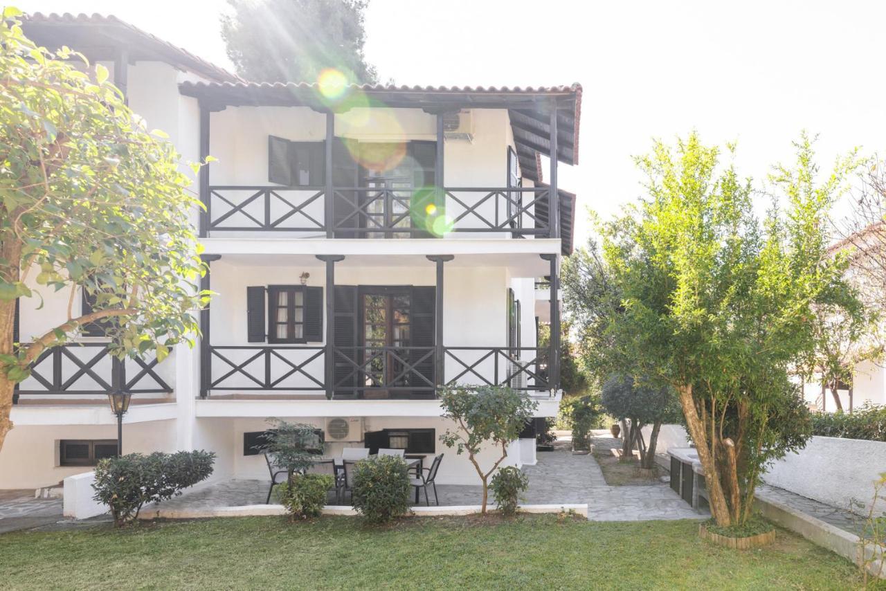 Beach Front Vintage Villa Kalliktratis Nea Kallikrateia Екстер'єр фото